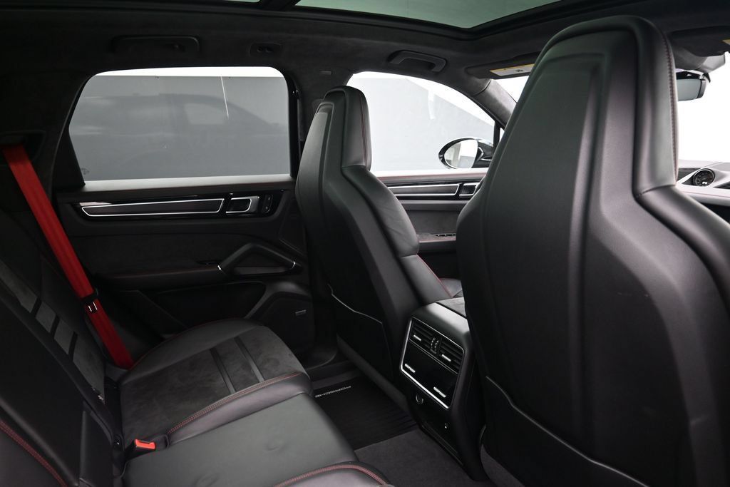 Certified 2023 Porsche Cayenne GTS w/ Assistance Package AWD/4WD image 7