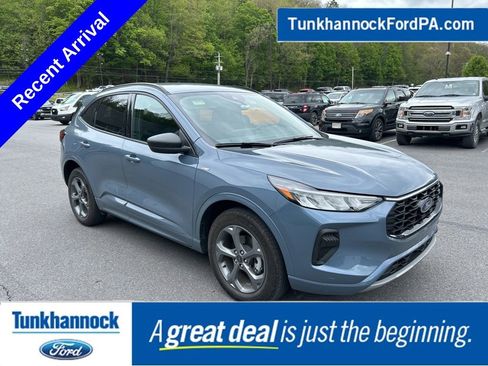 Certified 2023 Ford Escape ST-Line w/ Tech Pack #1 AWD/4WD image 1