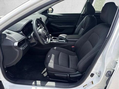 Used 2023 Nissan Altima 2.5 S FWD image 12