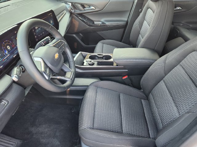 Used 2026 Chevrolet Equinox LT FWD image 5