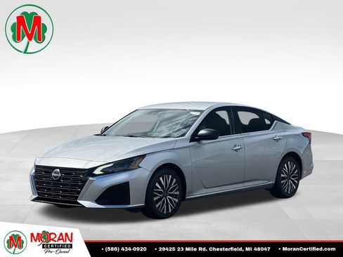 Used 2024 Nissan Altima 2.5 SV FWD image 1