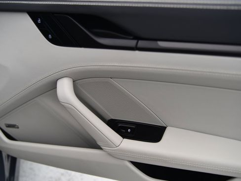 Certified 2025 Porsche 911 Carrera image 21