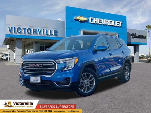 Used 2024 GMC Terrain SLT image 1