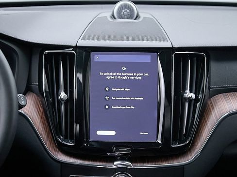 Certified 2023 Volvo XC60 B6 Ultimate w/ Protection Package Premier image 33