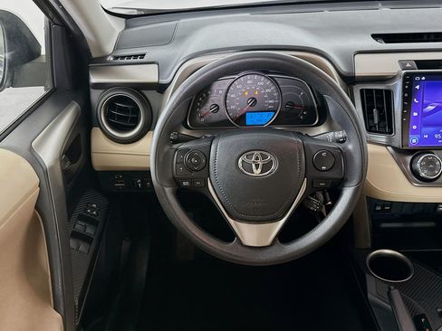 Used 2013 Toyota RAV4 LE FWD image 17