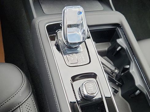 New 2025 Volvo XC90 B6 Plus w/ Protection Package Premier image 23