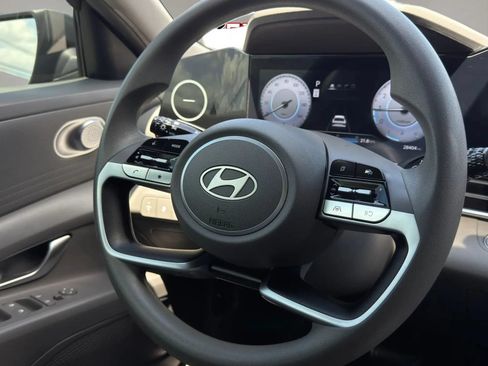 Used 2024 Hyundai Elantra SEL FWD image 20