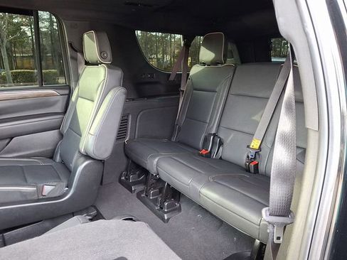 Used 2024 Chevrolet Suburban Premier image 14