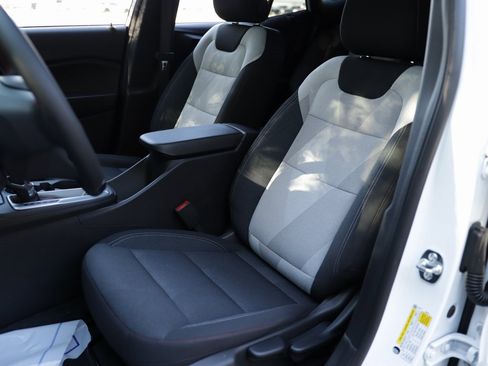 New 2025 Chevrolet Trax RS w/ Sunroof Package image 19