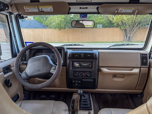 Used 2000 Jeep Wrangler Sahara AWD/4WD image 29