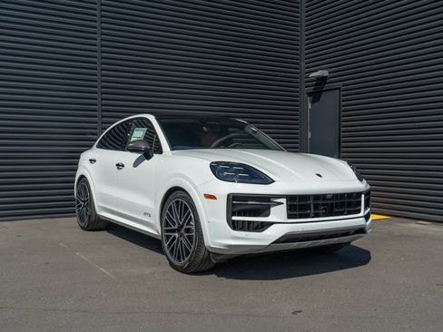 New 2026 Porsche Cayenne GTS AWD/4WD image 7