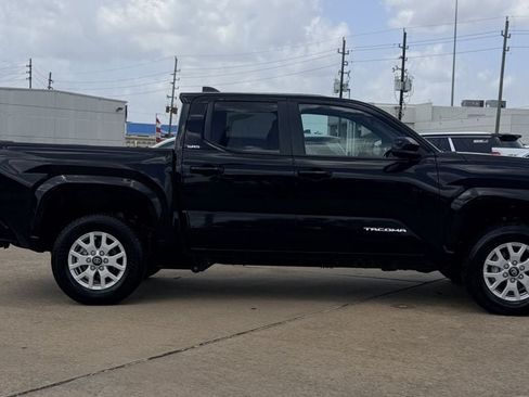 Used 2024 Toyota Tacoma SR5 AWD/4WD image 6