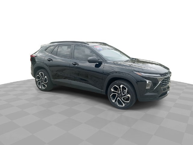 Certified 2025 Chevrolet Trax RS w/ Sunroof Package FWD image 2