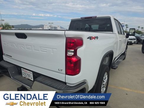Used 2025 Chevrolet Silverado 2500 LT w/ Convenience Package AWD/4WD image 6