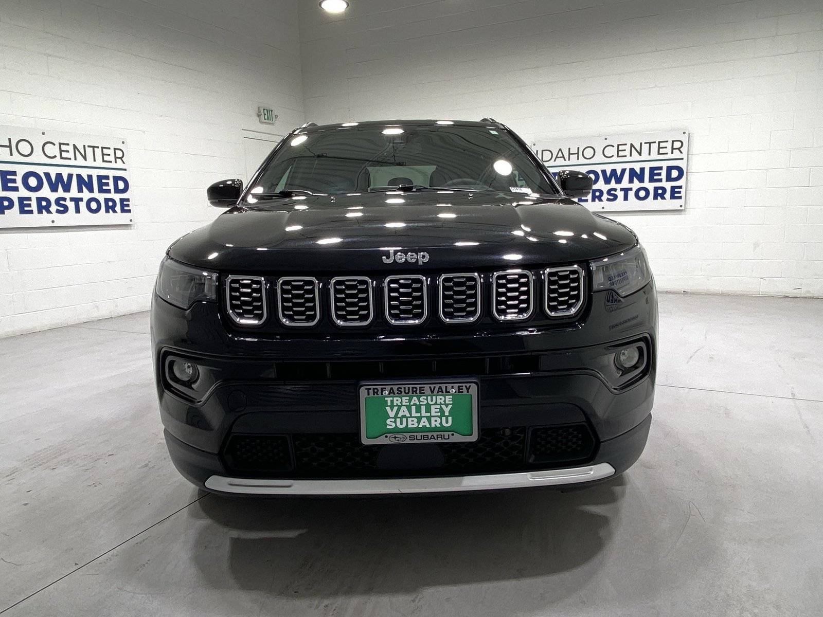 Used 2025 Jeep Compass Limited AWD/4WD image 3