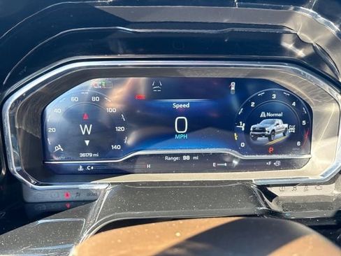 Used 2024 Chevrolet Silverado 1500 LT Trail Boss w/ LT Trail Boss Premium Package image 15