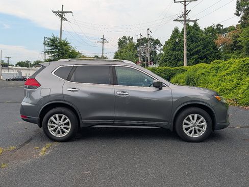 Used 2017 Nissan Rogue SV w/ SV Premium Package AWD/4WD image 4