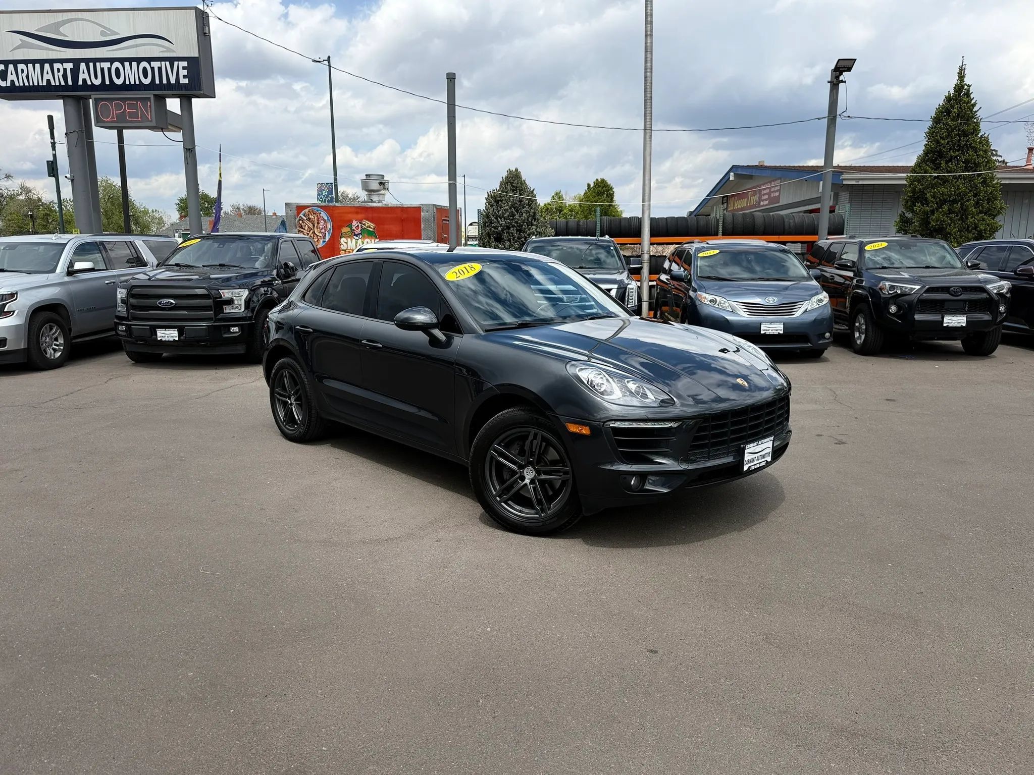 Used 2018 Porsche Macan Sport Edition AWD/4WD image 2