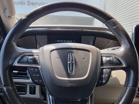 Used 2018 Lincoln Navigator L Select AWD/4WD image 35