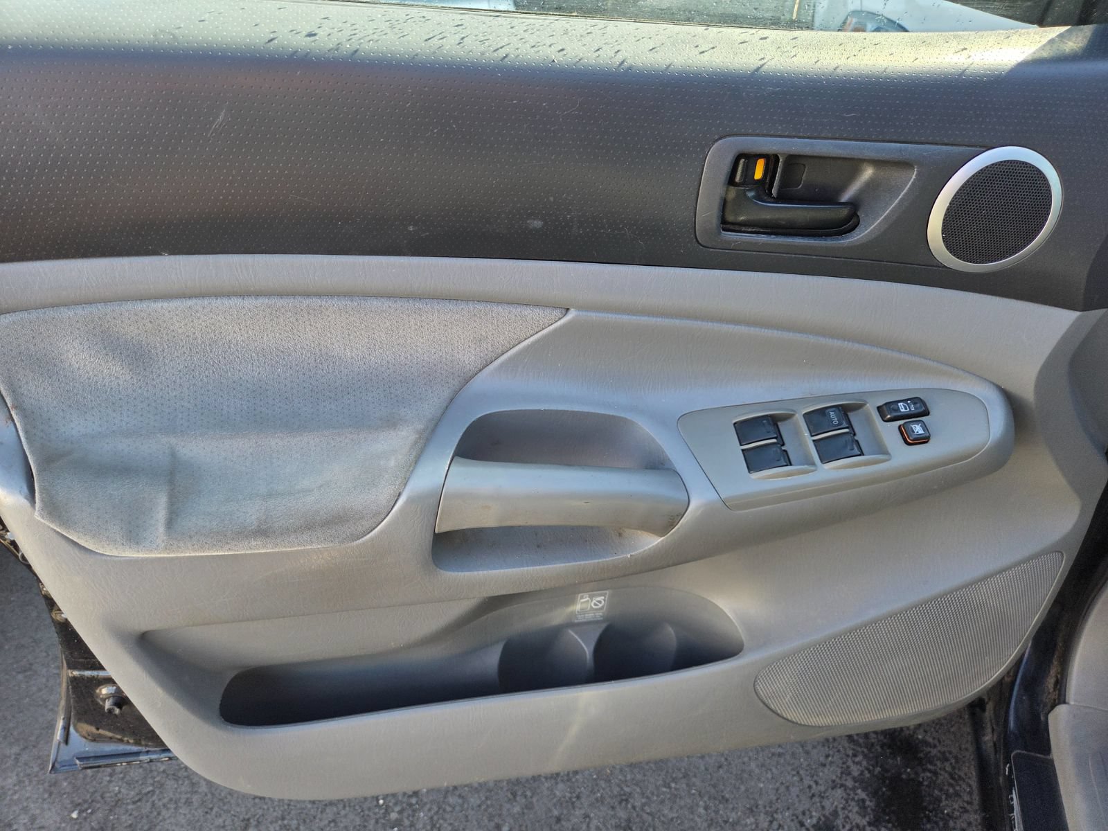 Used 2005 Toyota Tacoma PreRunner w/ TRD Sport Pkg #4 RWD image 7