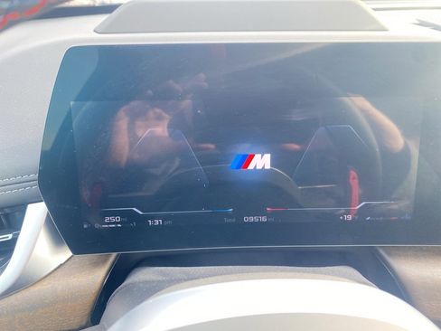 Certified 2025 BMW X1 M35i w/ Premium Package image 10