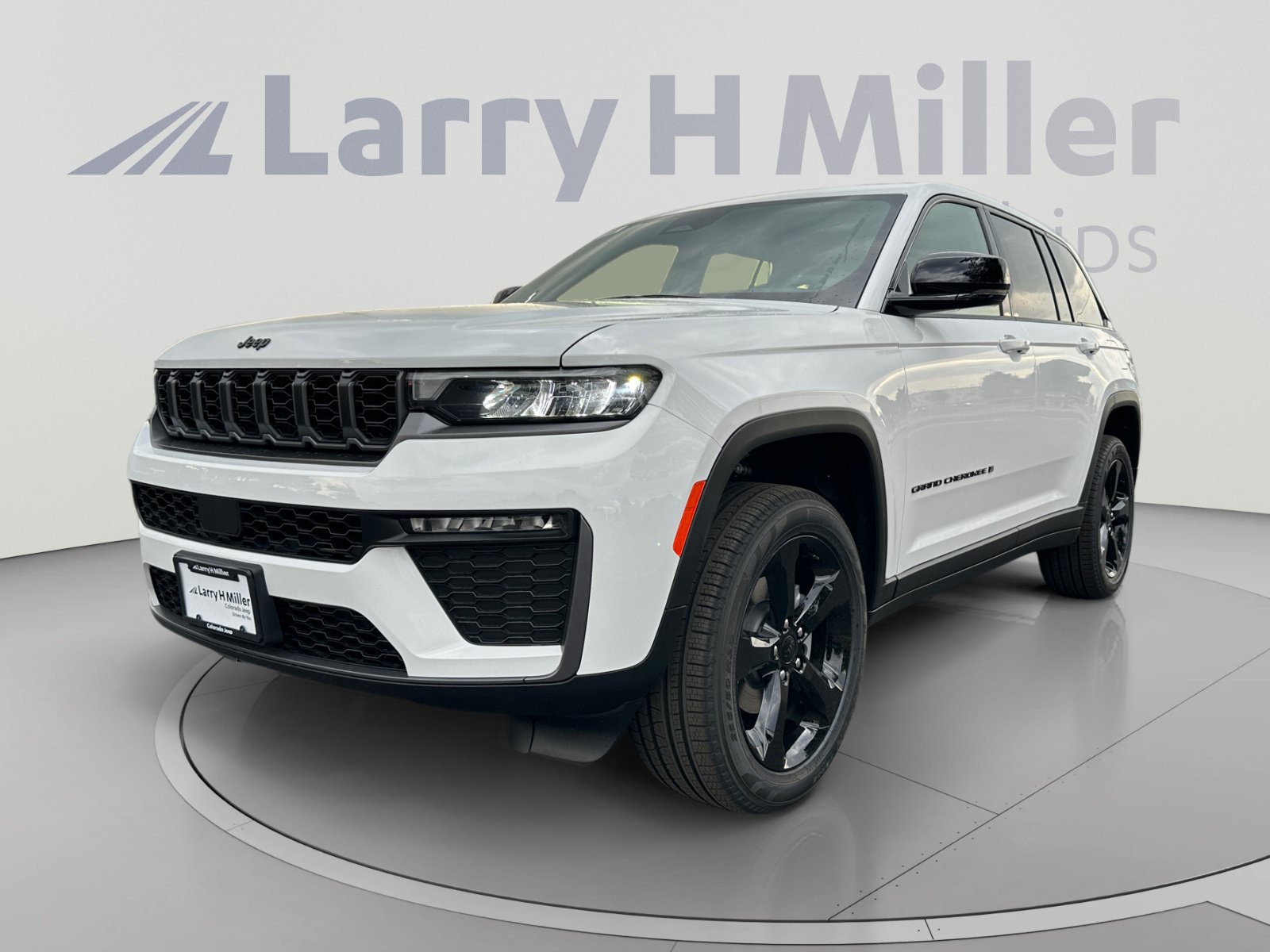 New 2026 Jeep Grand Cherokee Limited w/ Limited Altitude Package AWD/4WD image 1