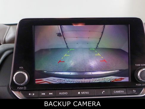 Used 2023 Nissan Rogue SV image 18