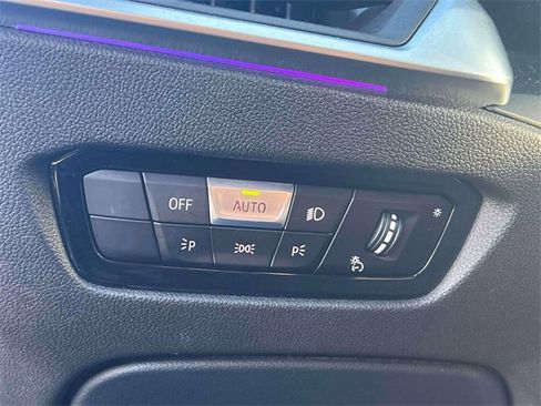 Used 2019 BMW 330i xDrive Sedan w/ Premium Package image 19