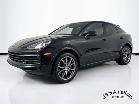 Used 2023 Porsche Cayenne Platinum Edition AWD/4WD image 3