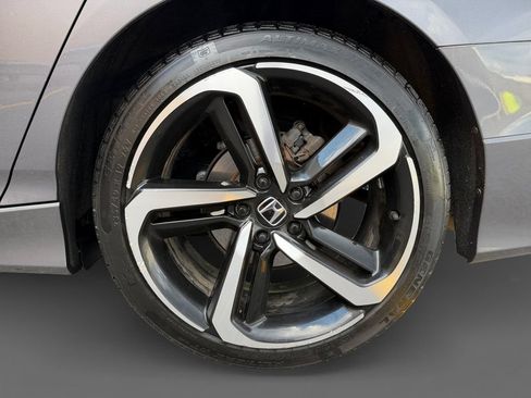 Used 2018 Honda Accord Sport image 11