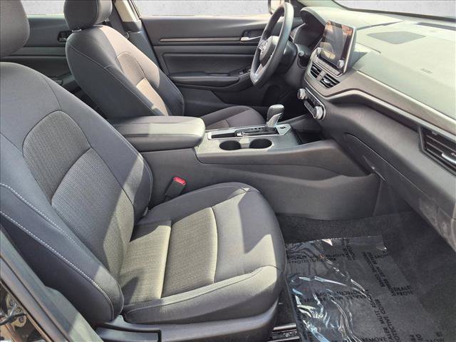 Used 2025 Nissan Altima 2.5 SV FWD image 26