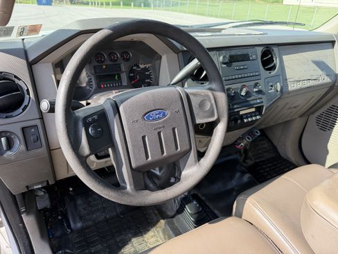 Used 2008 Ford F450 4x4 Regular Cab Super Duty image 11
