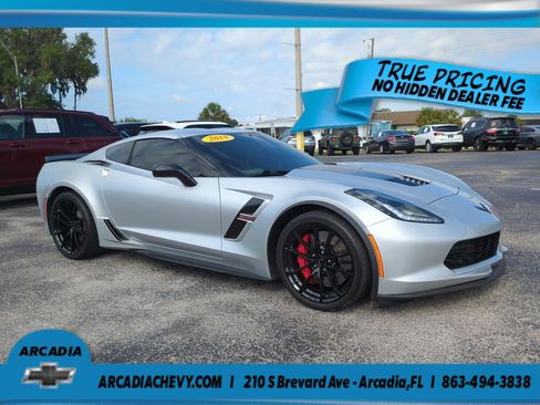 Used 2019 Chevrolet Corvette Grand Sport w/ Carbon Flash Badge Package RWD image 2