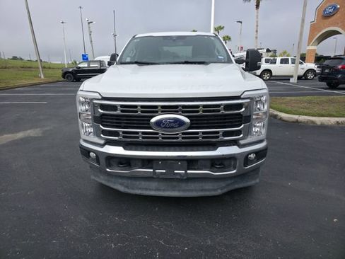 Used 2025 Ford F250 XLT image 3