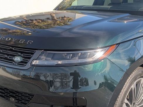 Used 2025 Land Rover Range Rover Sport Dynamic SE image 10