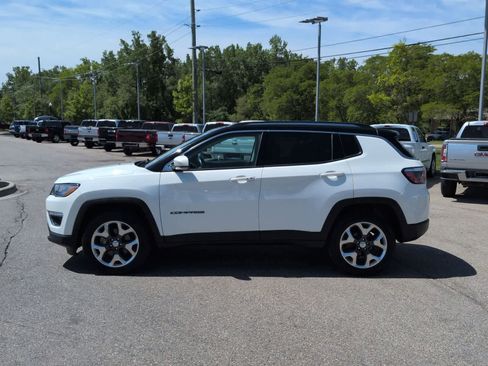 Used 2019 Jeep Compass Limited AWD/4WD image 5