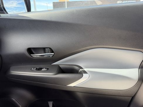 Used 2023 Nissan Kicks SR w/ SR Premium Package FWD image 16