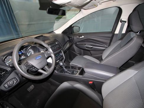 Used 2018 Ford Escape SE image 2