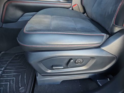 Used 2025 Ford Explorer ST w/ Sun And Sound Package AWD/4WD image 18