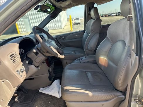 Used 2003 Chrysler Town & Country Limited AWD/4WD image 16