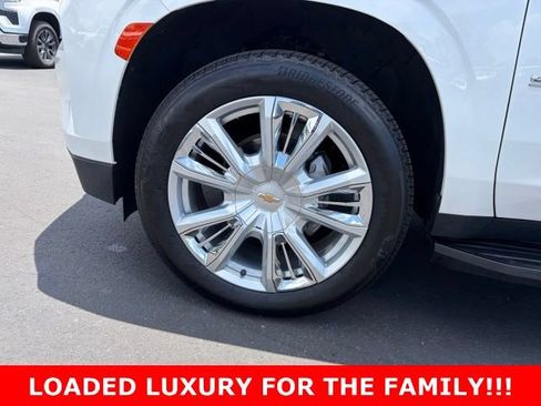 Used 2022 Chevrolet Suburban High Country AWD/4WD image 9