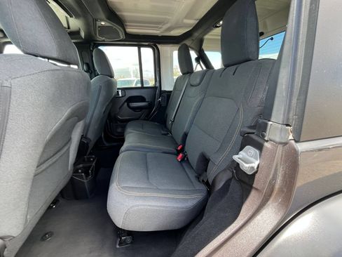 Used 2025 Jeep Wrangler Unlimited Sport AWD/4WD image 21
