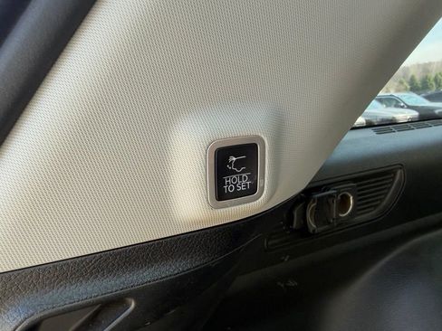 Used 2022 Jeep Grand Cherokee Limited image 41