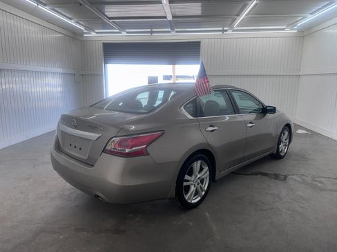 Used 2015 Nissan Altima 2.5 S w/ Power Driver Seat Package FWD image 5