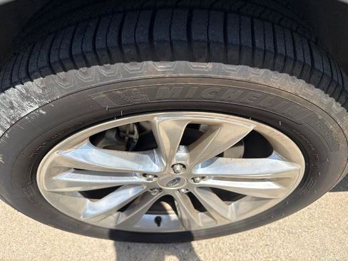 Certified 2018 Ford Explorer Limited w/ Equipment Group 301A FWD image 2