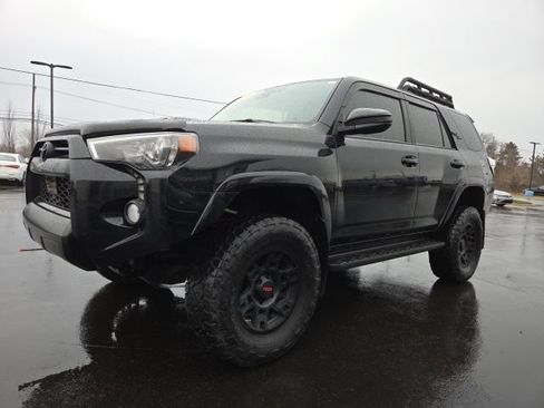 Used 2020 Toyota 4Runner TRD Off-Road Premium w/ Moonroof Package image 3