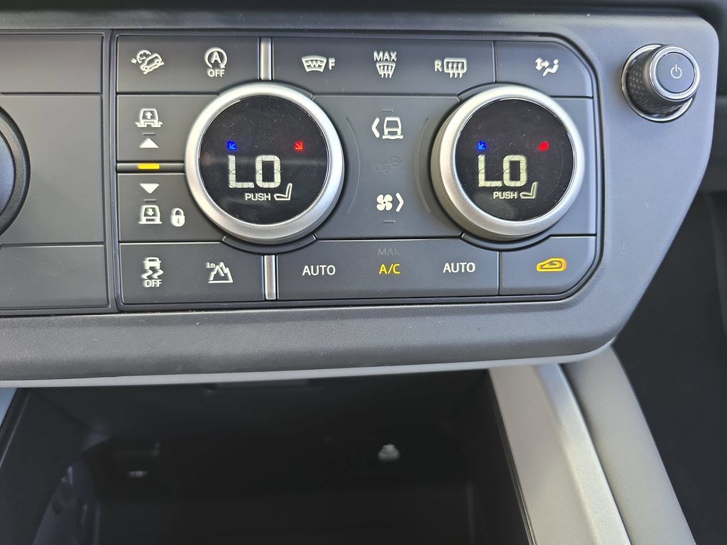 New 2026 Land Rover Defender 110 V8 AWD/4WD image 23