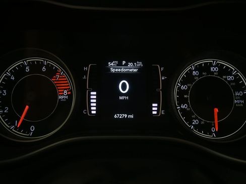 Used 2019 Jeep Cherokee Latitude Plus FWD image 9