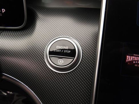 Used 2025 Mercedes-Benz C 300 4MATIC Sedan image 16