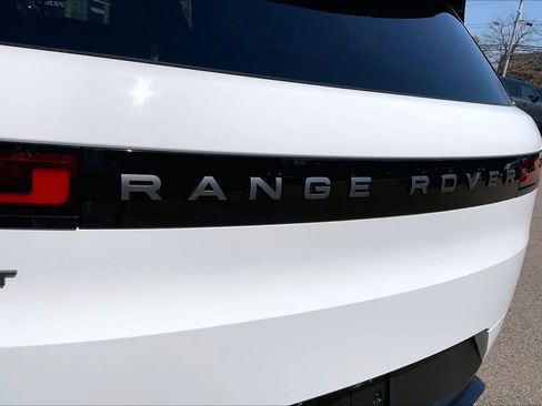 Used 2024 Land Rover Range Rover Sport SE image 30